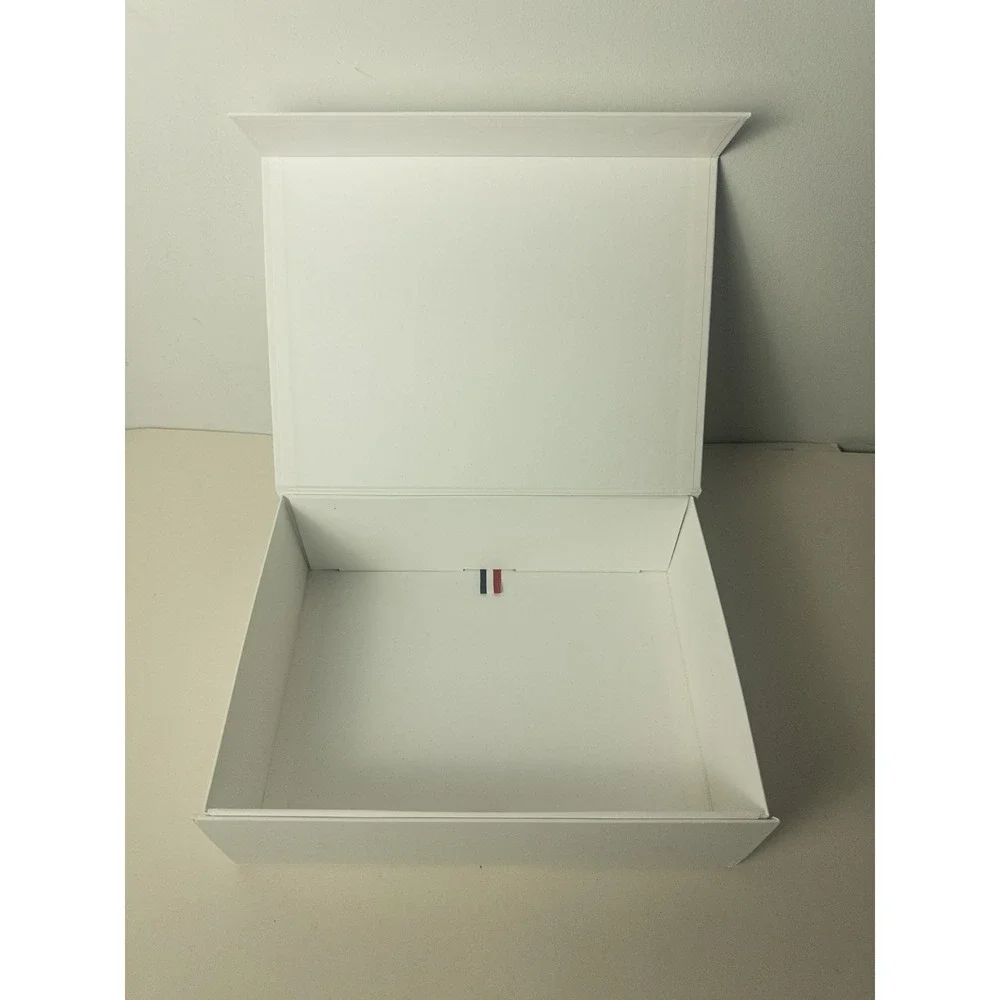 Moncler Empty Gift Box White Magnetic Closure Logo Luxury Designer Packaging